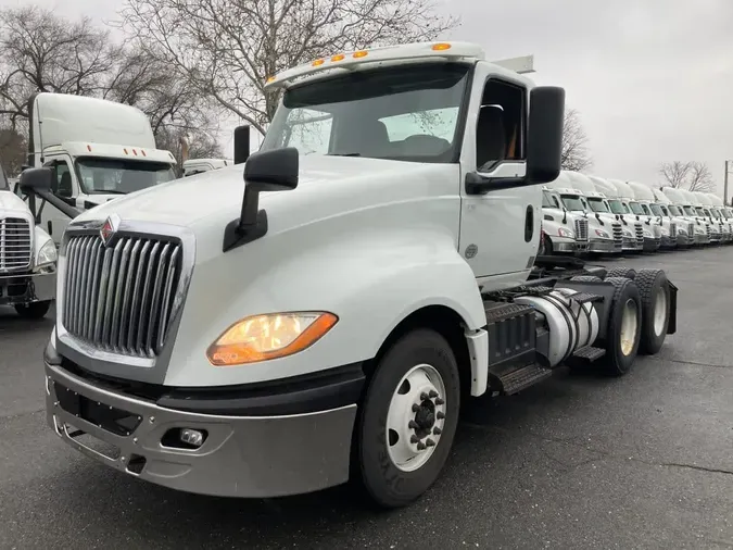 2019 NAVISTAR INTERNATIONAL LT625 DAYCAB T/A2ff01c42a489949bbd30ebbfac15a0d0