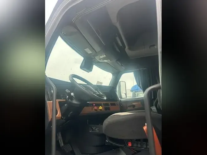 2022 Freightliner Cascadia2ff15a978a6b6bf87149e7da1d528bde