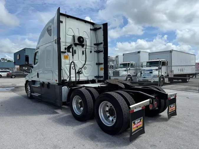 2020 Freightliner Cascadia