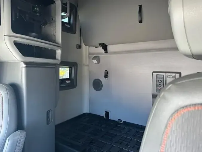 2024 Volvo VNL64T760