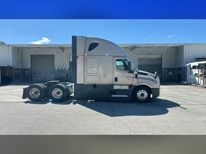 2024 Freightliner Cascadia 126