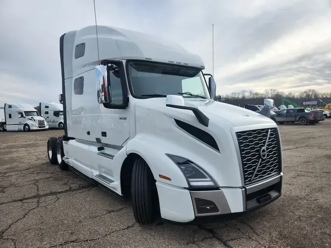 2023 VOLVO VNL64T7602ff81b674ab519f715ea334a44008bf5