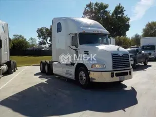 2018 MACK CXU613