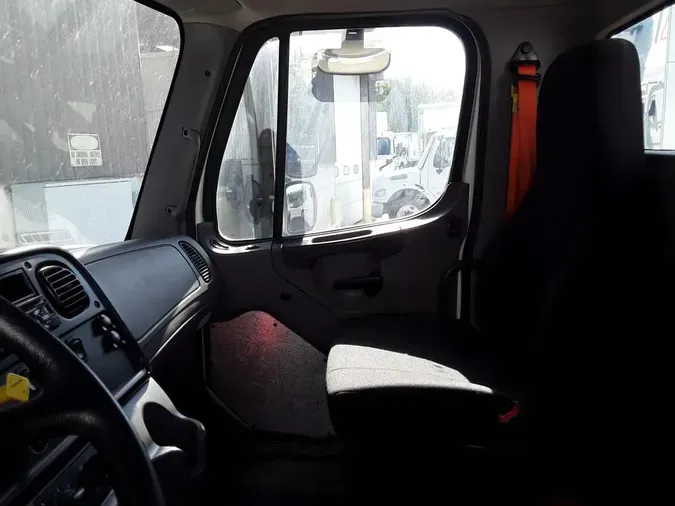 2020 FREIGHTLINER M2 106
