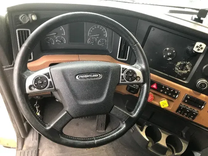 2019 Freightliner T12664ST