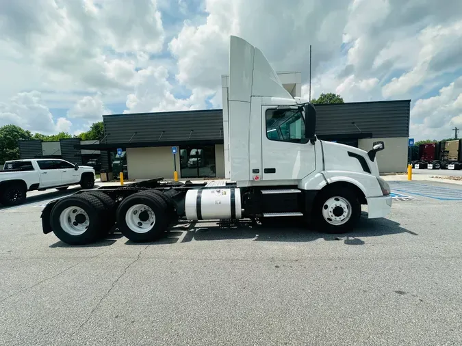 2018 Volvo VNL64T300