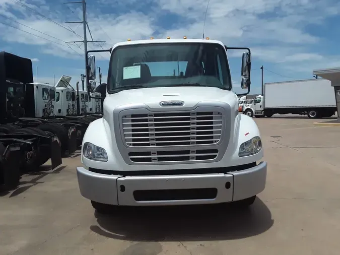 2018 FREIGHTLINER M2-112