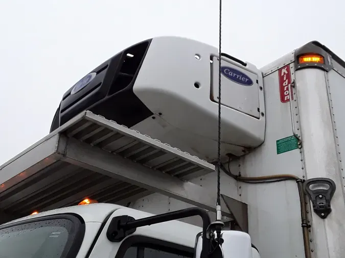 2017 FREIGHTLINER/MERCEDES M2 106