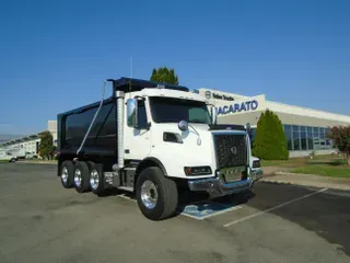 2022 VOLVO VHD84B300