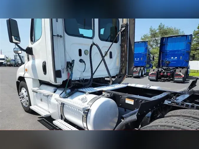 2019 FREIGHTLINER CASCADIA