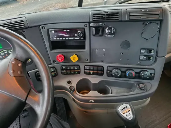 2019 FREIGHTLINER/MERCEDES CASCADIA 125300a3592f215265ef477f8b7ec34fa5e