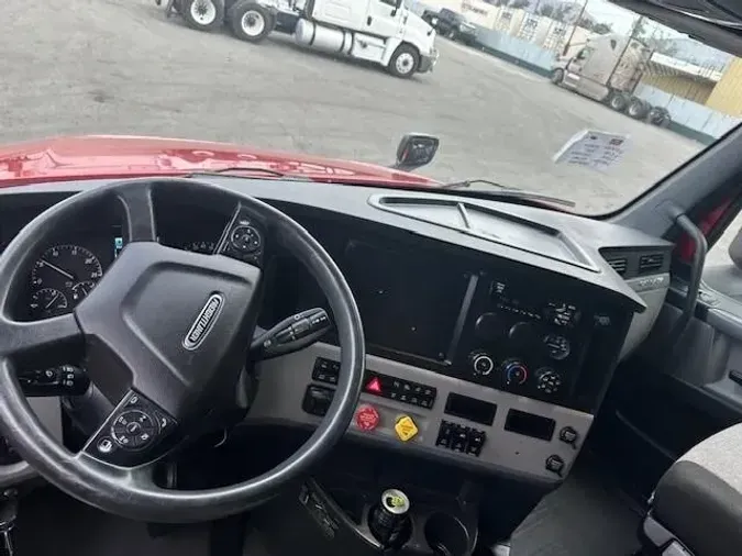 2020 Freightliner Cascadia