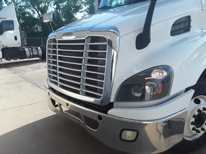 2017 FREIGHTLINER CASCADIA 113