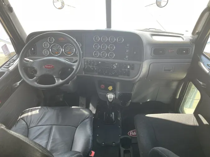 2019 Peterbilt 389