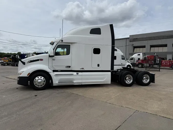 2023 Peterbilt 579