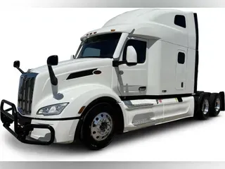 2023 Peterbilt 579