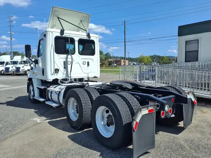 2020 FREIGHTLINER/MERCEDES CASCADIA 125
