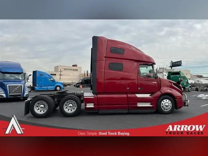 2021 VOLVO VNL760