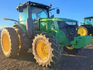 2018 John Deere 7210R
