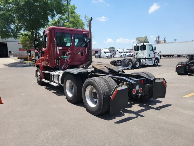 2016 FREIGHTLINER/MERCEDES CASCADIA 125