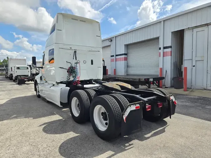 2020 NAVISTAR INTERNATIONAL LT625 SLPR CAB