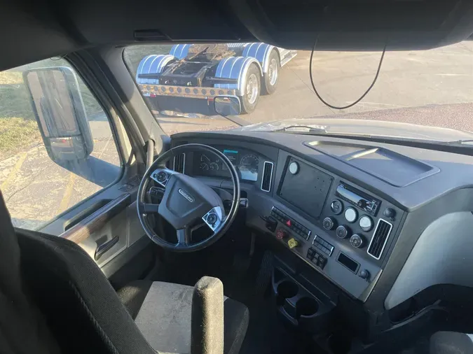 2019 Freightliner New Cascadia