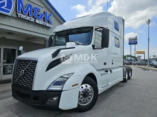 2023 VOLVO VNL64T860