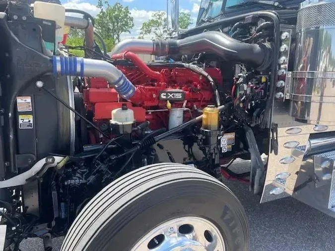 2022 Peterbilt 389