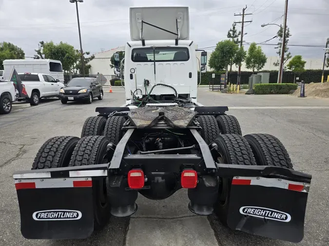 2023 Freightliner Business Class M2 112
