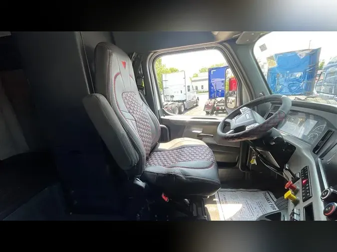 2020 FREIGHTLINER CA126