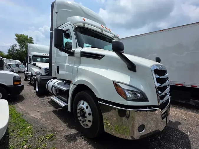 2019 FREIGHTLINER NEW CASCADIA 126