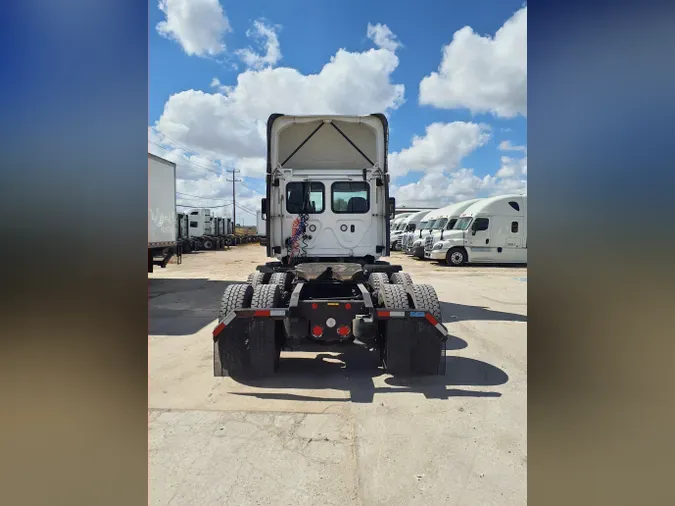 2018 FREIGHTLINER/MERCEDES CASCADIA 113