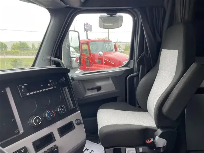 2022 FREIGHTLINER CA126