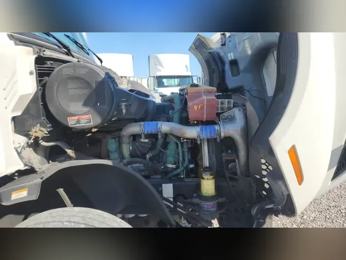 2019 Volvo VNL300