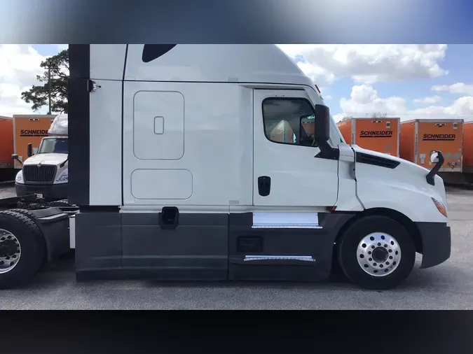 2022 Freightliner Cascadia 126