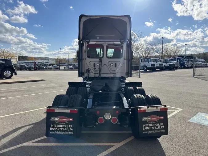2022 Freightliner Cascadia 116