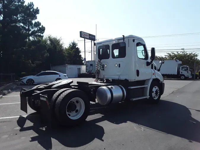 2018 FREIGHTLINER/MERCEDES CASCADIA 113