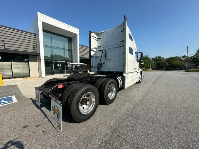 2021 Volvo VNL64T760