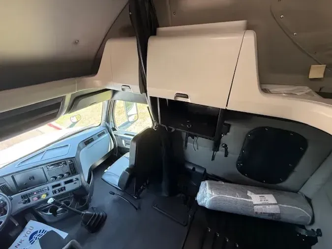 2022 FREIGHTLINER CA126