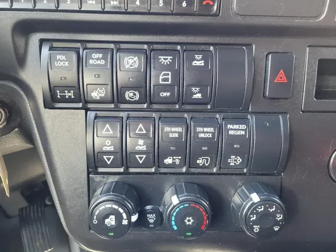 2022 International LT625