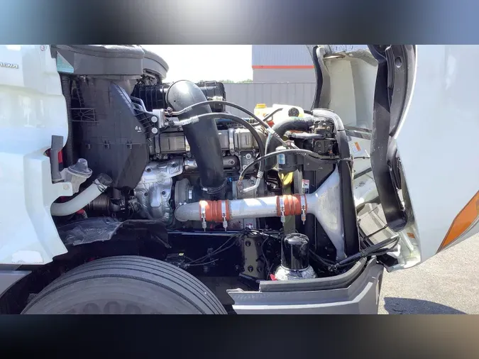 2021 Freightliner Cascadia 126