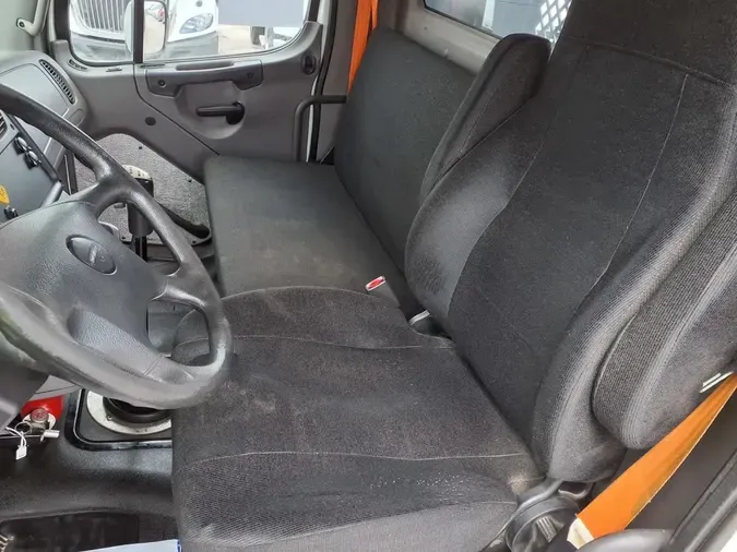 2017 FREIGHTLINER M2 106