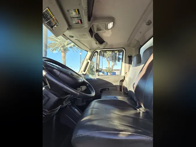 2018 NAVISTAR INTERNATIONAL 4300LP (4X2)