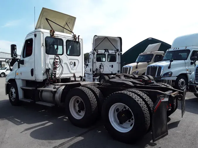 2019 FREIGHTLINER/MERCEDES CASCADIA 125