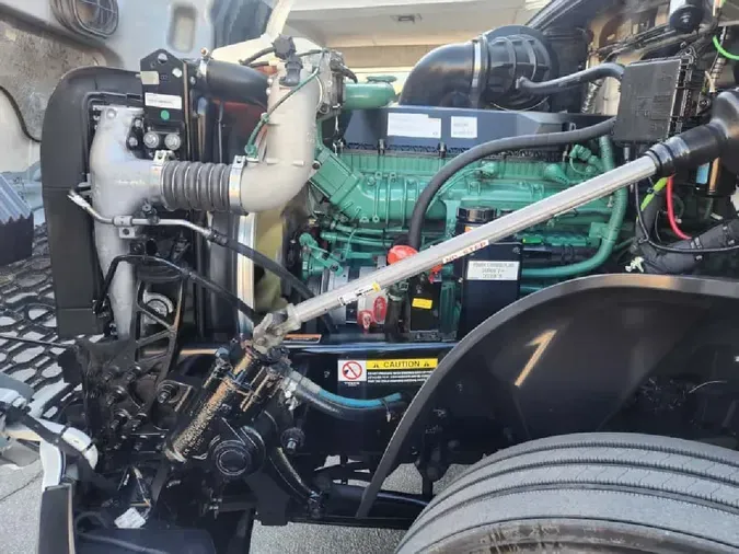 2022 VOLVO VNL64T74030613df89ee49197bb7d68ba5f5087ea