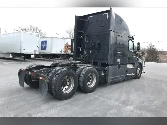 2019 Freightliner T12664ST