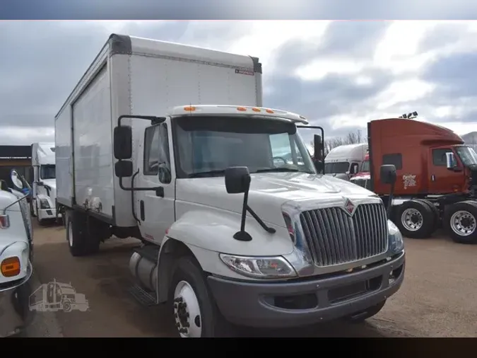 2019 INTERNATIONAL DURASTAR 4300