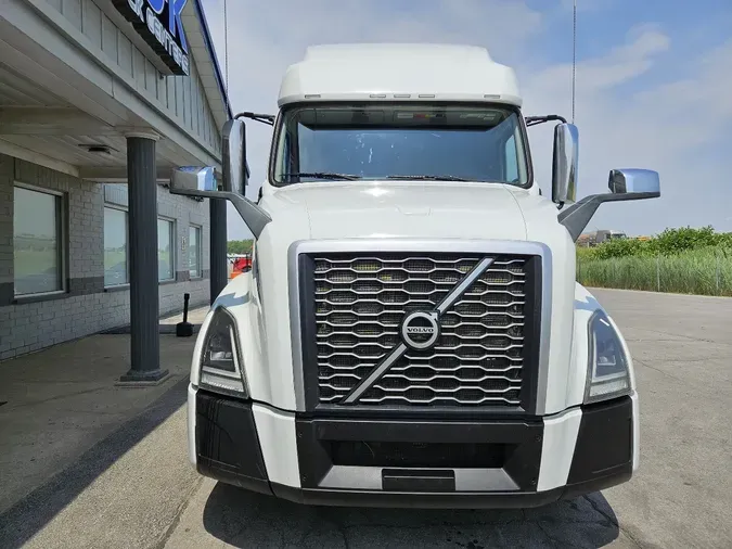 2020 VOLVO VNL64T760