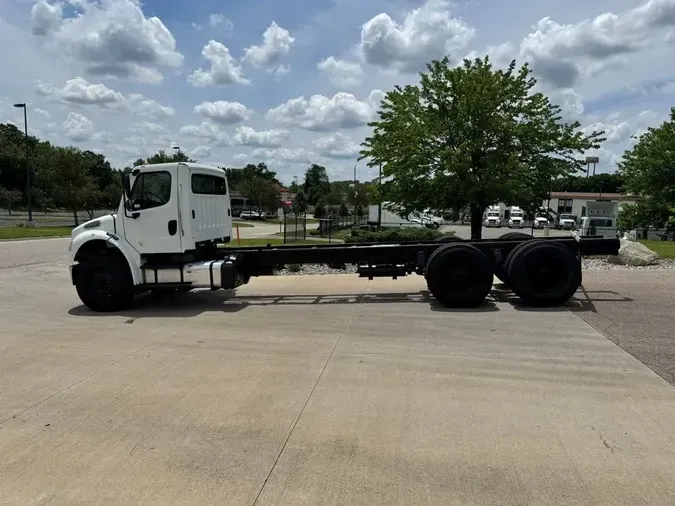 2020 Freightliner Business Class M2 106