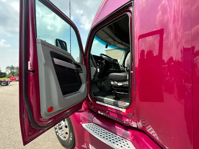 2022 Kenworth T680